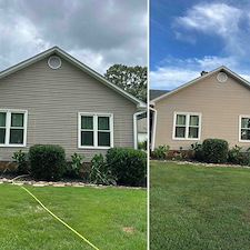 Oxidation-Removal-in-Easley-SC-Vinyl-Siding-Restoration 4