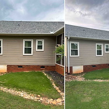 Oxidation-Removal-in-Easley-SC-Vinyl-Siding-Restoration 1